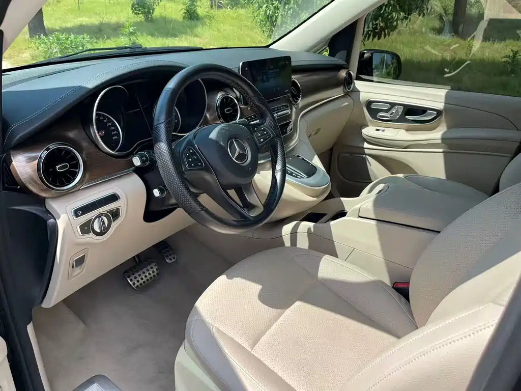 Mercedes-Benz Mercedes-Benz V-Class 2022 V 260 Exclusive Edition 2022 - thumbnail 9