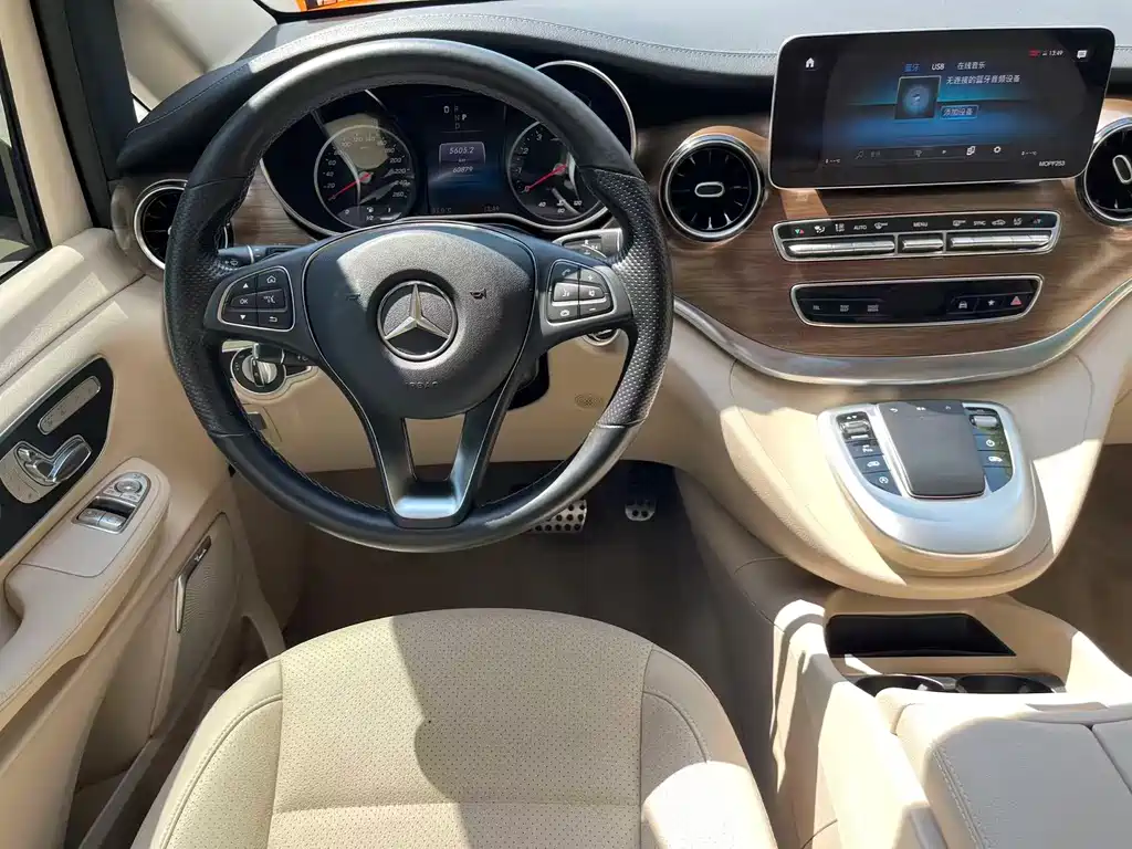 Mercedes-Benz Mercedes-Benz V-Class 2022 V 260 Exclusive Edition 2022 - thumbnail 12