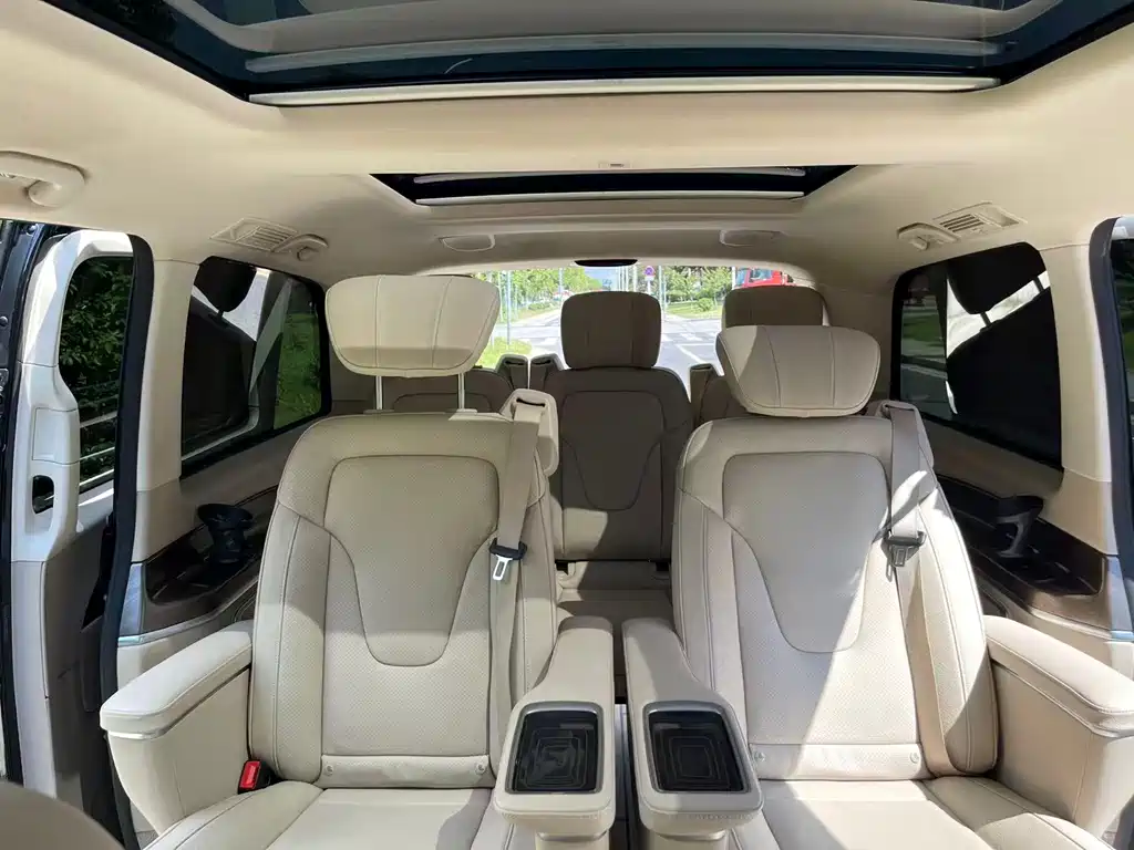 Mercedes-Benz Mercedes-Benz V-Class 2022 V 260 Exclusive Edition 2022 - thumbnail 14