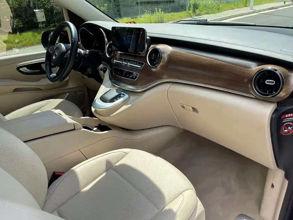 Mercedes-Benz Mercedes-Benz V-Class 2022 V 260 Exclusive Edition 2022 - thumbnail 15