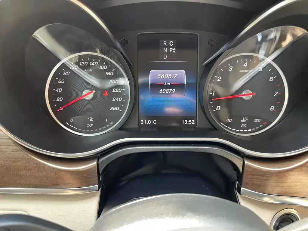 Mercedes-Benz Mercedes-Benz V-Class 2022 V 260 Exclusive Edition 2022 - thumbnail 17