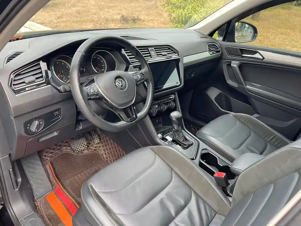 Volkswagen Volkswagen Tiguan L 2019 330TSI Automatic 2WD Panoramic Comfort Edition China VI 2020 - thumbnail 9