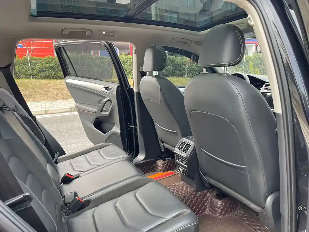 Volkswagen Volkswagen Tiguan L 2019 330TSI Automatic 2WD Panoramic Comfort Edition China VI 2020 - thumbnail 13