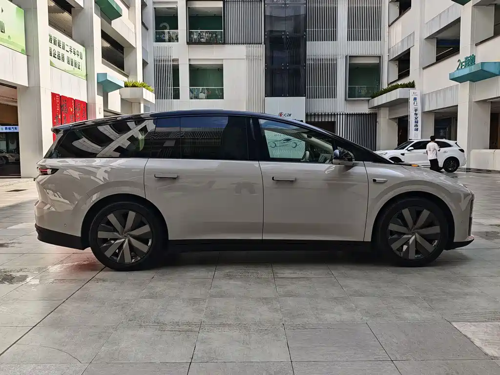 Li Auto Li Auto i8 2025 Standard Edition 2025 - thumbnail 4