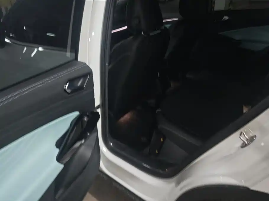 Volkswagen ID.4 X 2025 Smart Outstanding Edition 2025 - thumbnail 11