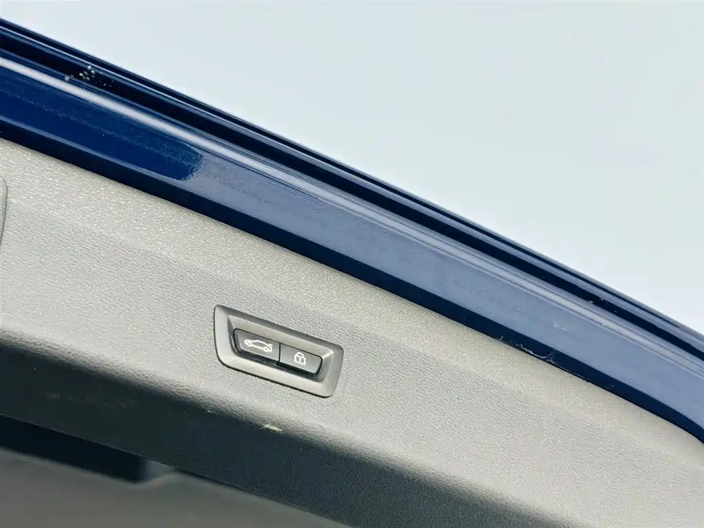BMW BMW X1 2020 sDrive20Li Premium Model 2020 - thumbnail 25