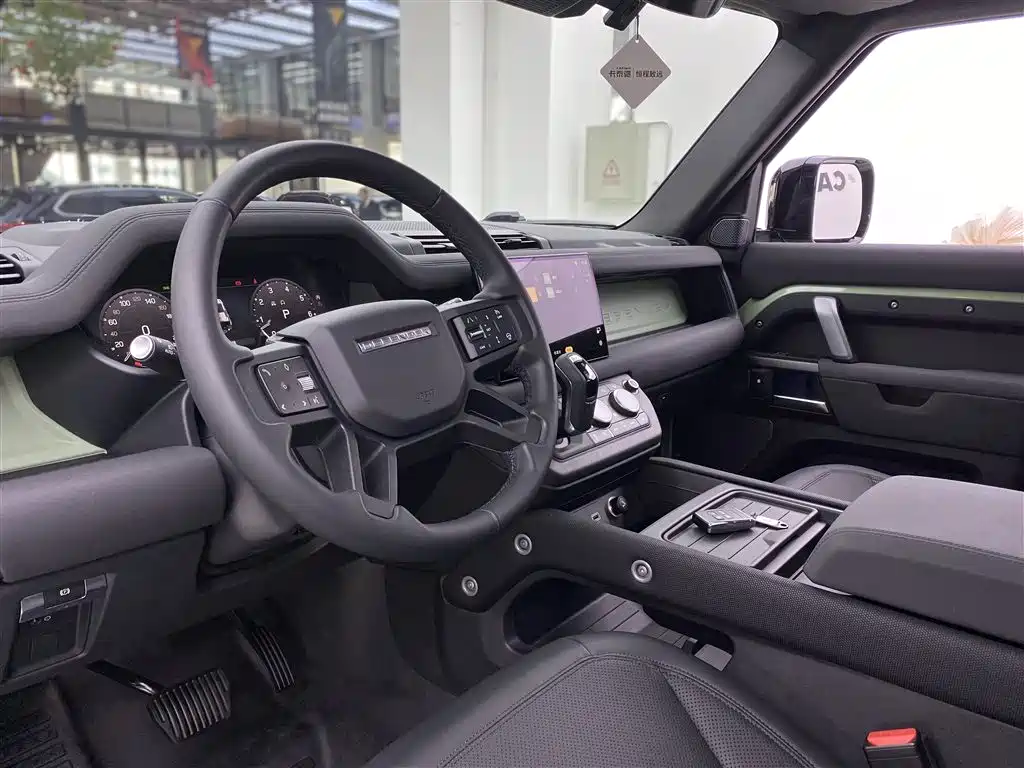 Land Rover Land Rover Defender 2023 110 3.0T P400 75th Anniversary Legend Edition 2023 - thumbnail 6
