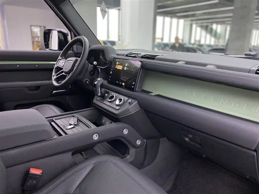 Land Rover Land Rover Defender 2023 110 3.0T P400 75th Anniversary Legend Edition 2023 - thumbnail 9