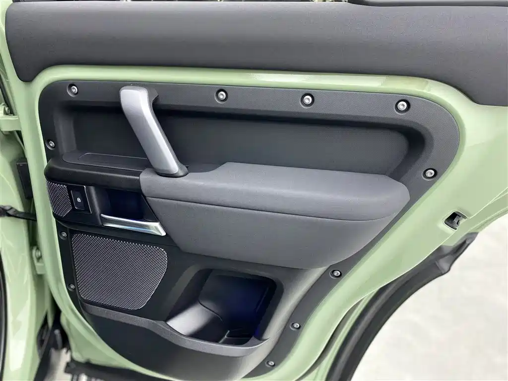 Land Rover Land Rover Defender 2023 110 3.0T P400 75th Anniversary Legend Edition 2023 - thumbnail 23