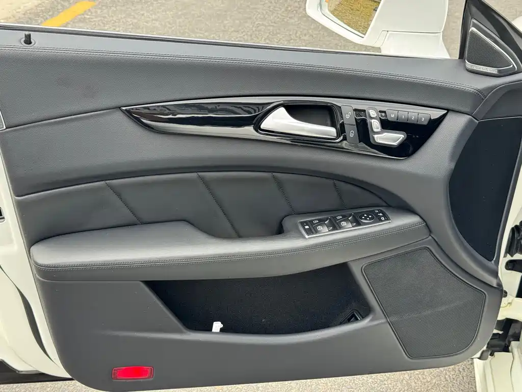 Mercedes-Benz Mercedes-Benz CLS AMG 2015 AMG CLS 63 4MATIC 2016 - thumbnail 4