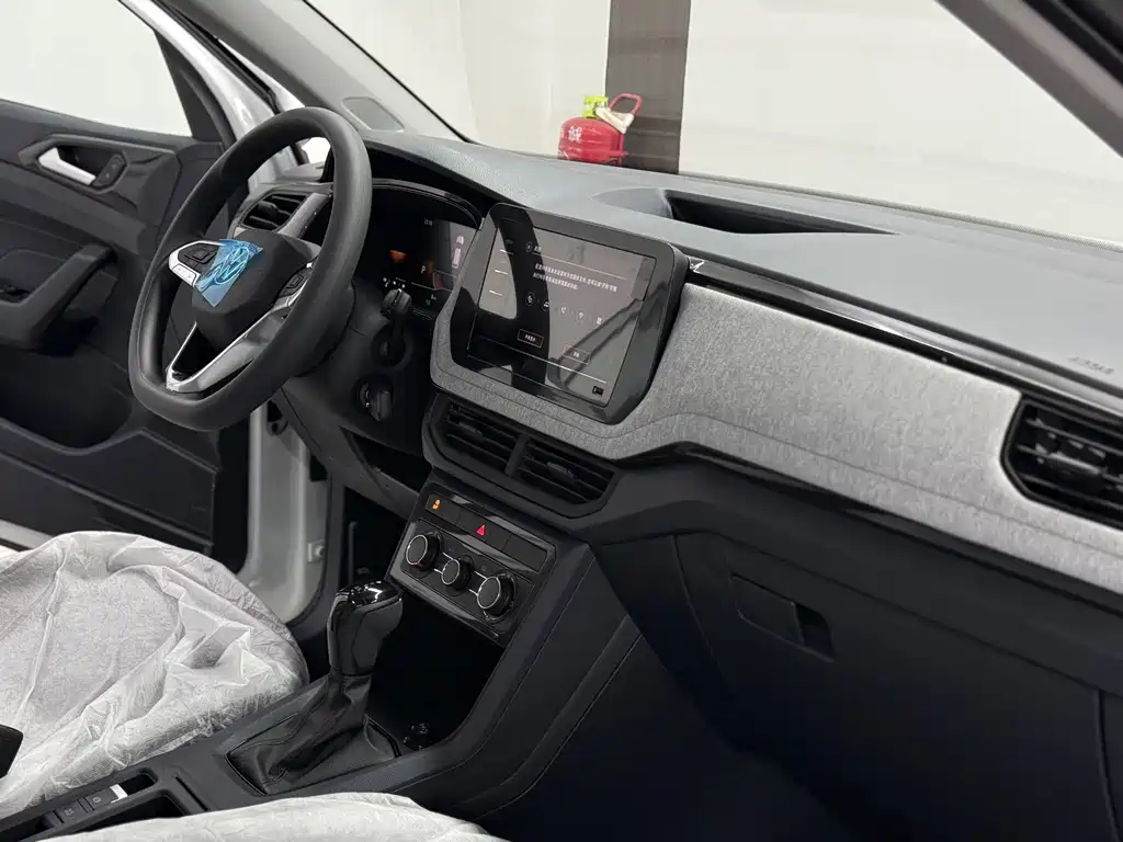 Volkswagen Tharu 2026 New Sharp 1.5L Sharp Advance Edition 2026 - thumbnail 17