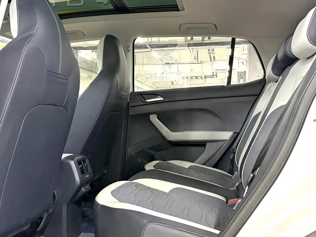 Volkswagen Tharu 2026 New Sharp 1.5L Keen Edition 2025 - thumbnail 7