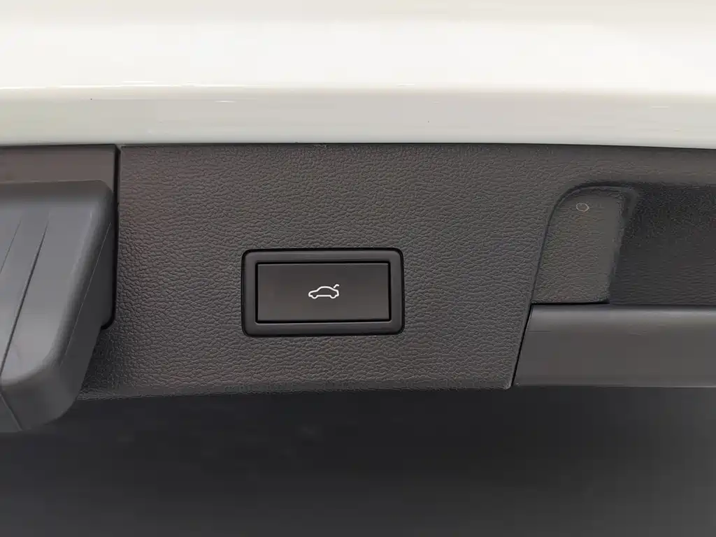 Volkswagen Tiguan 2023 300TSI FWD Moon尊 Edition 2023 - thumbnail 16