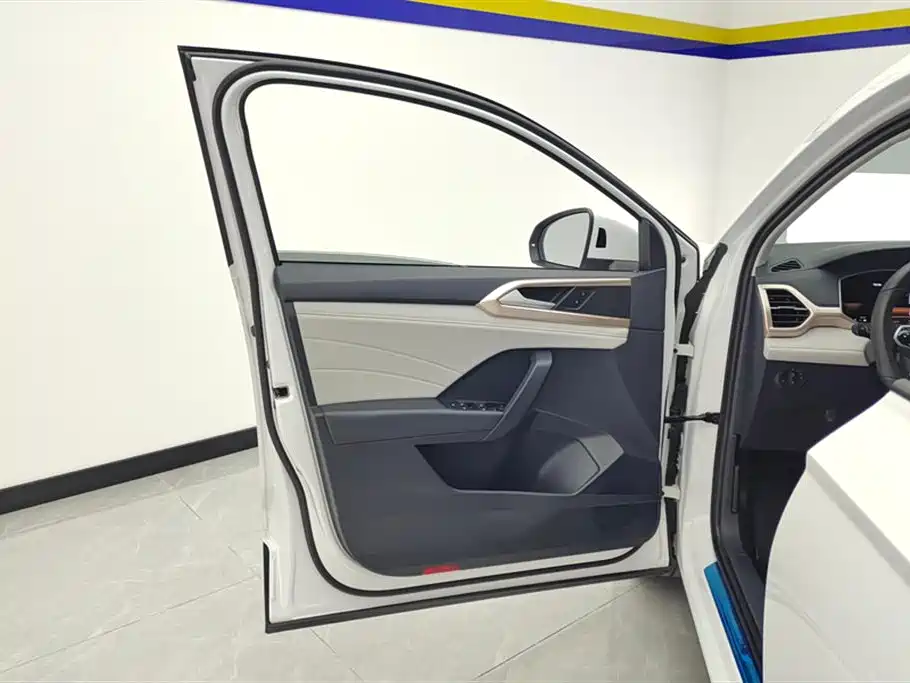 Volkswagen Tharu 2023 300TSI FWD Moonlight Edition 2024 - thumbnail 7