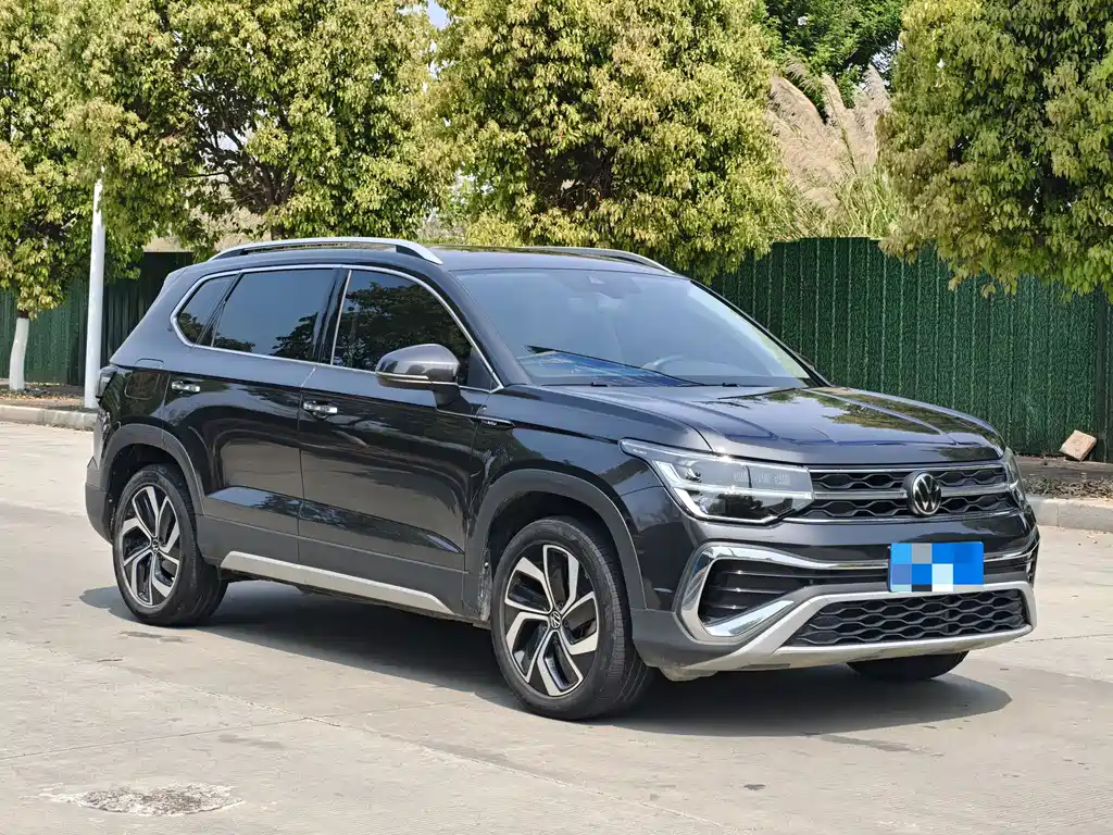 Volkswagen Tharu 2023 300TSI FWD Full Moon Edition 2024 - thumbnail 3