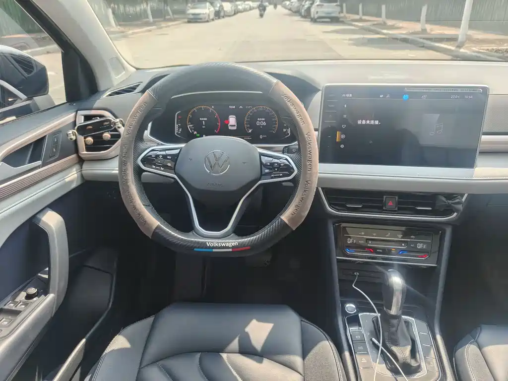 Volkswagen Tharu 2023 300TSI FWD Full Moon Edition 2024 - thumbnail 7