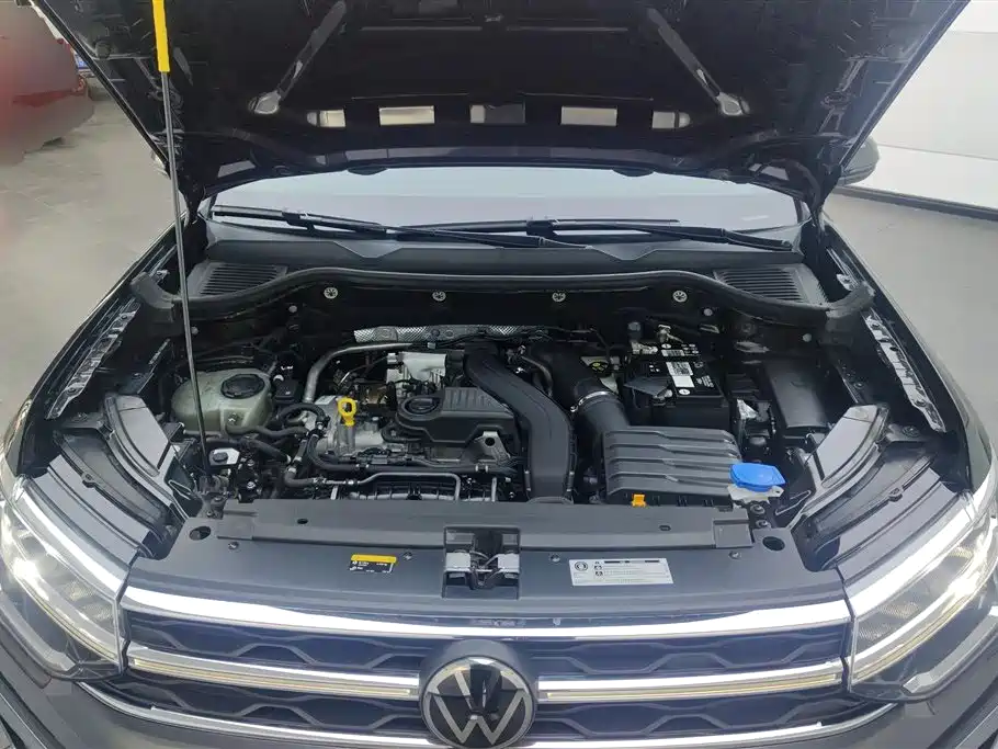Volkswagen Tiguan 2023 300TSI FWD Full Moon Edition 2023 - thumbnail 9