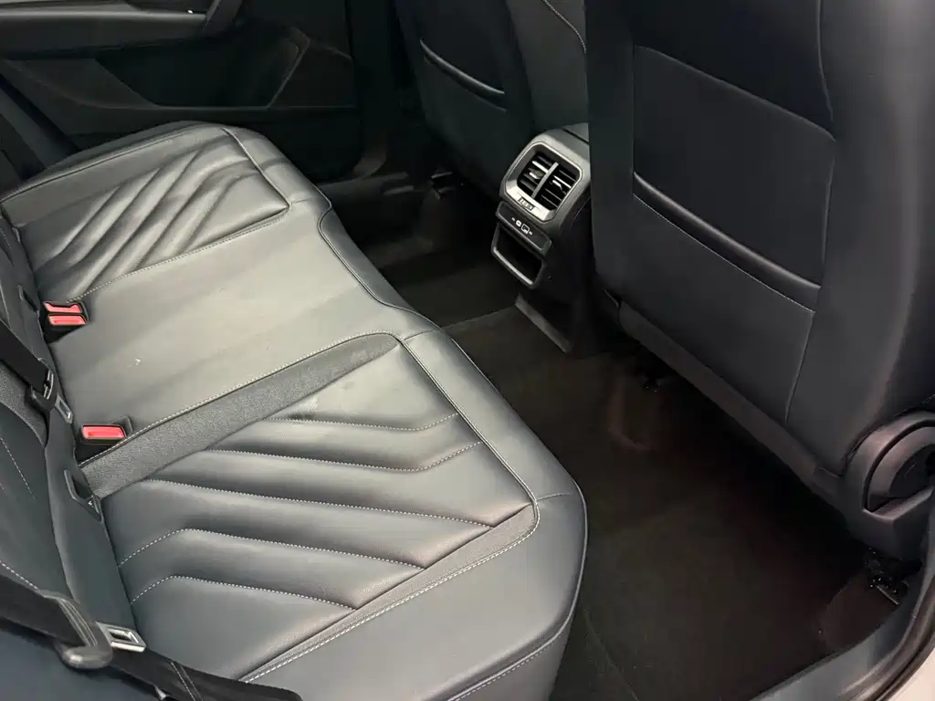 Volkswagen Tharu 2023 300TSI FWD Moonlight Edition 2024 - thumbnail 5