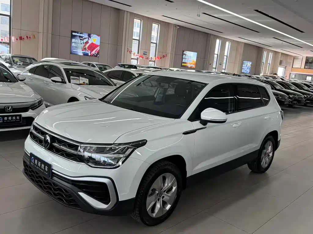 Volkswagen Tharu 2023 300TSI FWD New Moon Edition 2024 - thumbnail 3