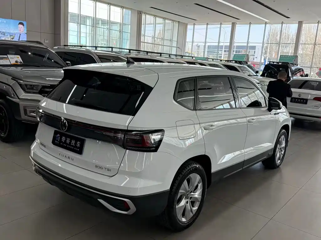 Volkswagen Tharu 2023 300TSI FWD New Moon Edition 2024 - thumbnail 6