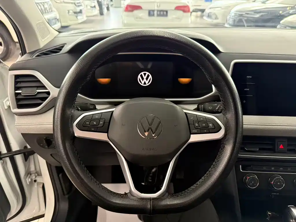 Volkswagen Tharu 2023 300TSI FWD New Moon Edition 2024 - thumbnail 9