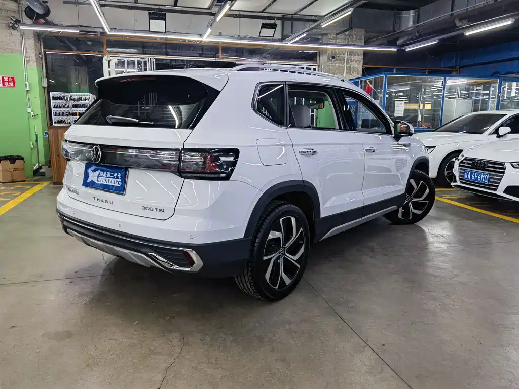 Volkswagen Tharu 2023 300TSI FWD Full Moon Edition 2023 - thumbnail 4