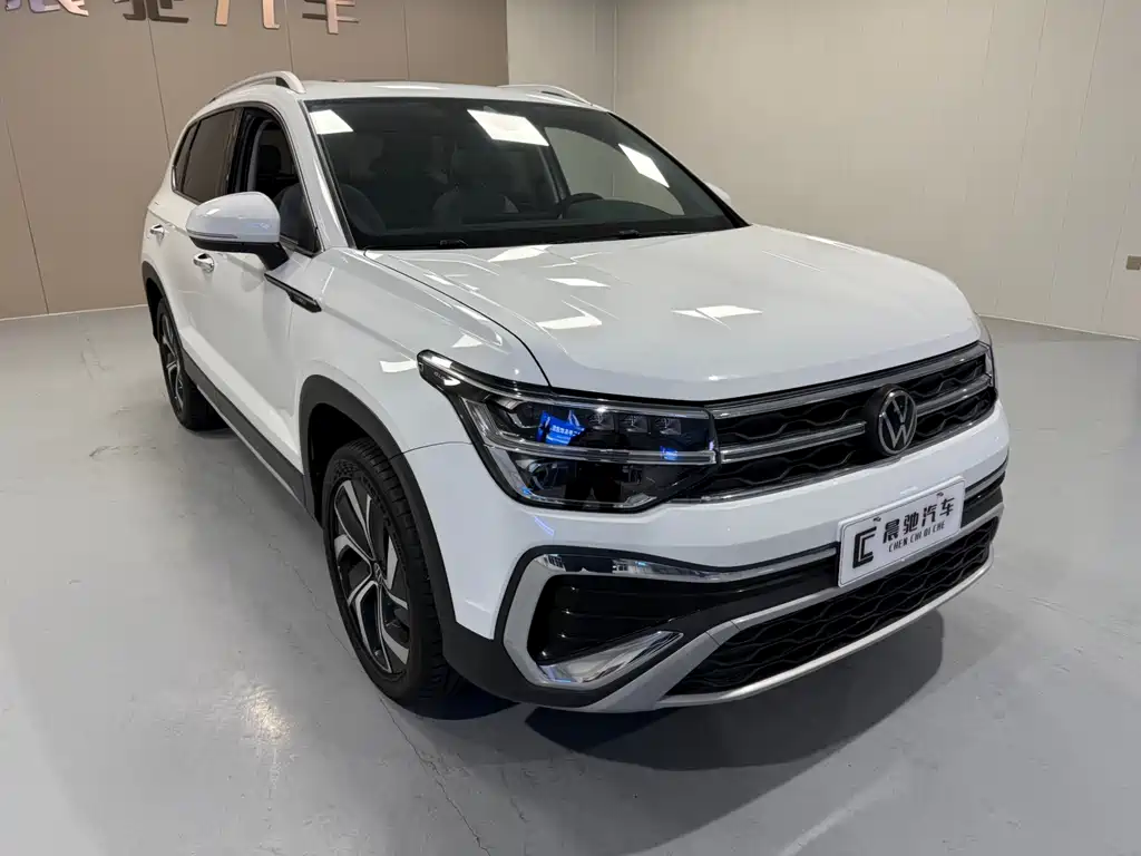 Volkswagen Tiguan 2023 300TSI FWD Full Moon Edition 2023 - thumbnail 3