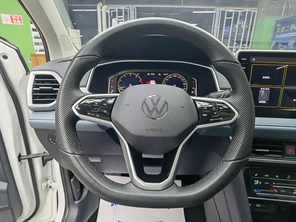Volkswagen Tharu 2023 300TSI FWD Full Moon Edition 2023 - thumbnail 10