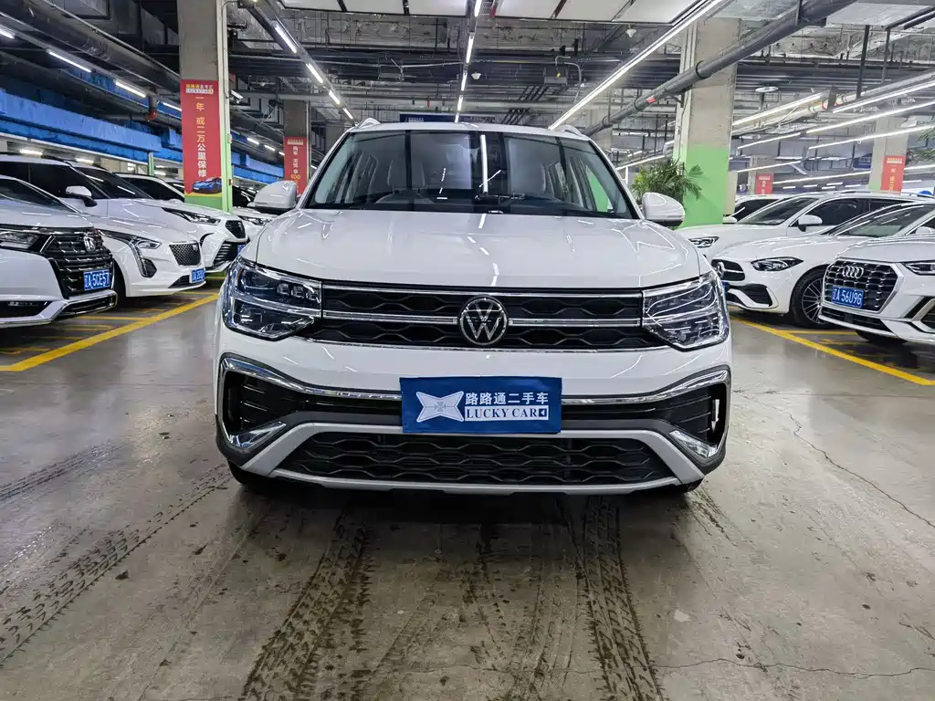 Volkswagen Tharu 2023 300TSI FWD Full Moon Edition 2023 - thumbnail 2