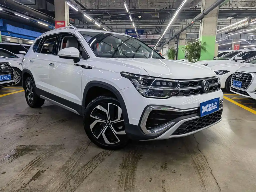 Volkswagen Tharu 2023 300TSI FWD Full Moon Edition 2023 - thumbnail 3