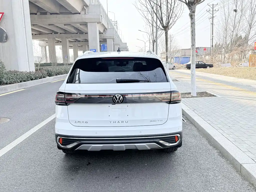 Volkswagen Tharu 2023 300TSI FWD Full Moon Edition 2024 - thumbnail 8