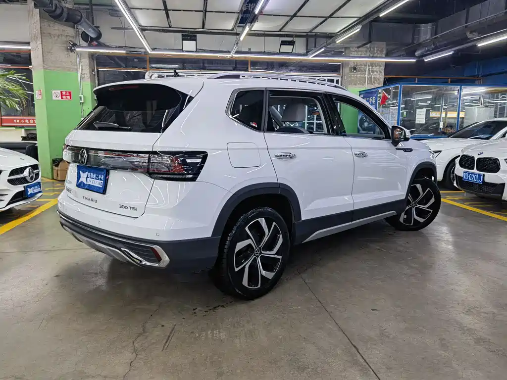 Volkswagen Tharu 2023 300TSI FWD Full Moon Edition 2023 - thumbnail 4