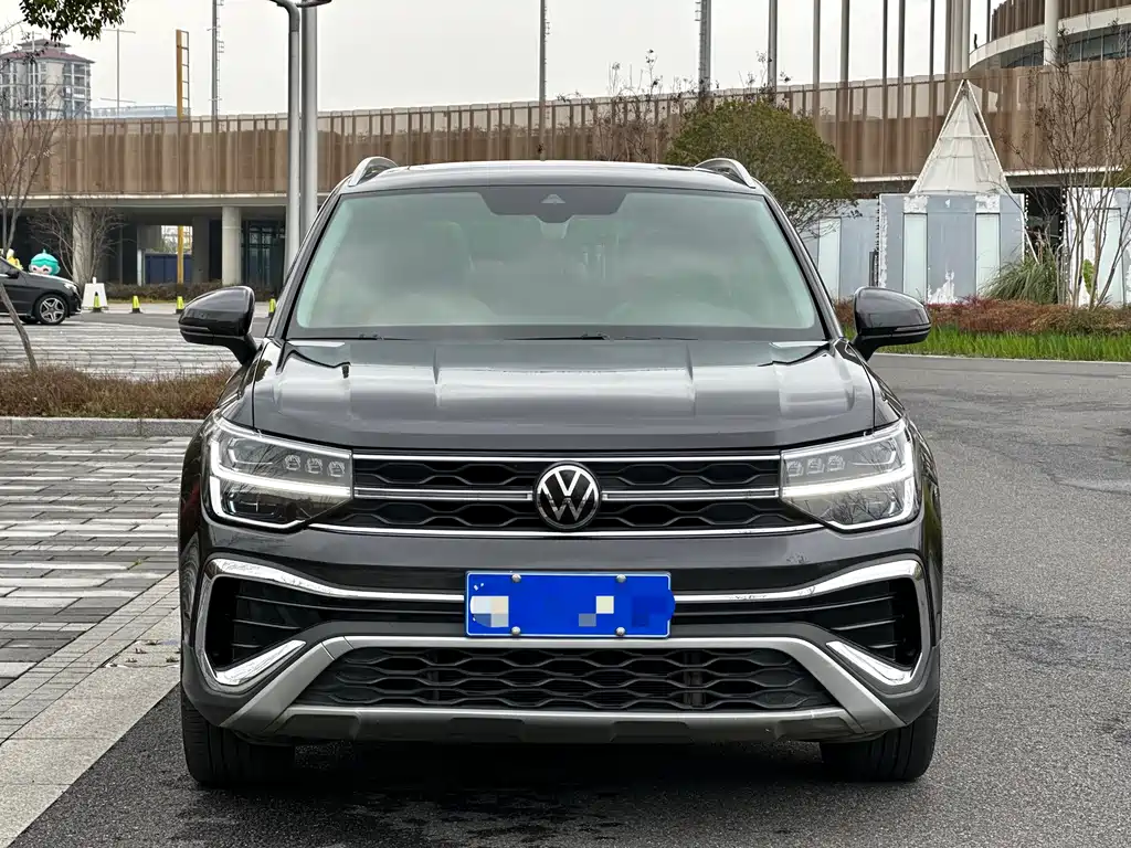 Volkswagen Tharu 2023 300TSI FWD Full Moon Edition 2023 - thumbnail 2
