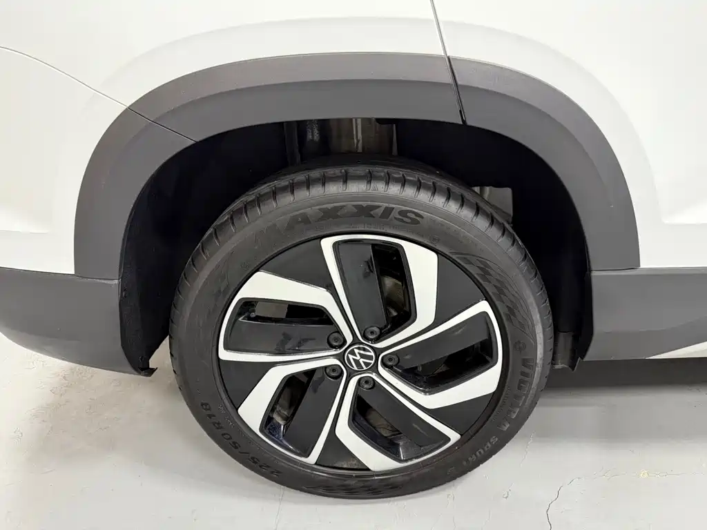 Volkswagen Tiguan 2023 300TSI FWD Full Moon Edition 2023 - thumbnail 17