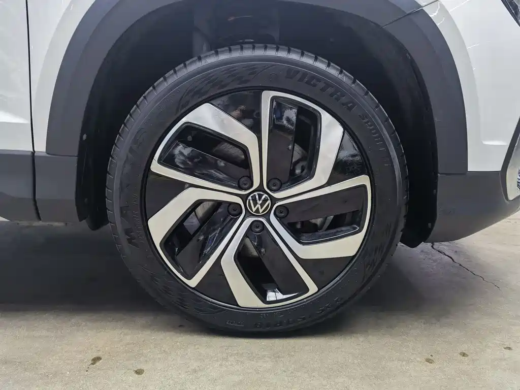 Volkswagen Tharu 2023 300TSI FWD Full Moon Edition 2023 - thumbnail 19