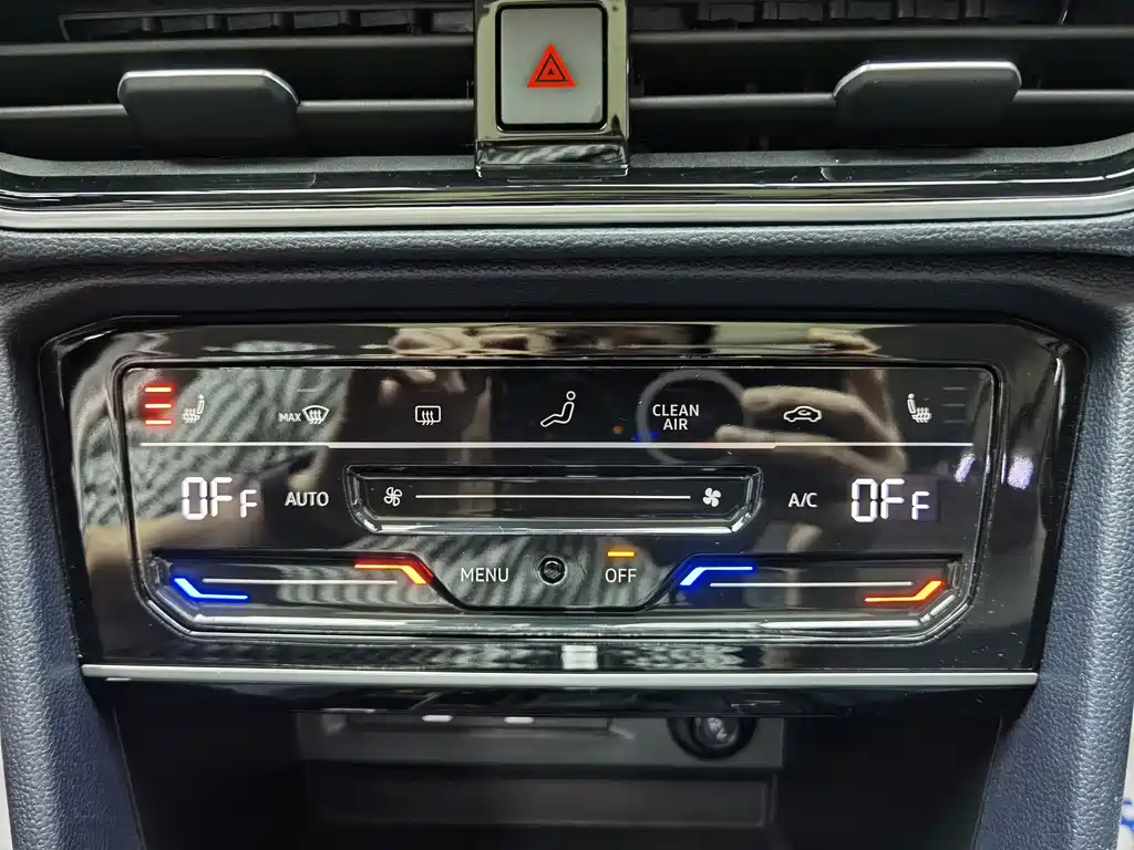 Volkswagen Tharu 2023 300TSI FWD Full Moon Edition 2023 - thumbnail 12
