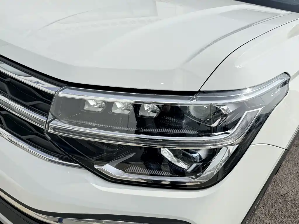 Volkswagen Tharu 2023 300TSI FWD Full Moon Edition 2024 - thumbnail 17