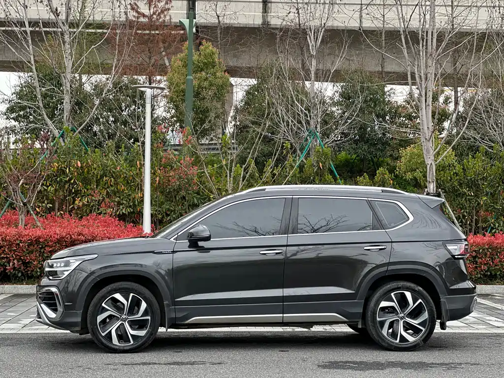 Volkswagen Tharu 2023 300TSI FWD Full Moon Edition 2023 - thumbnail 7