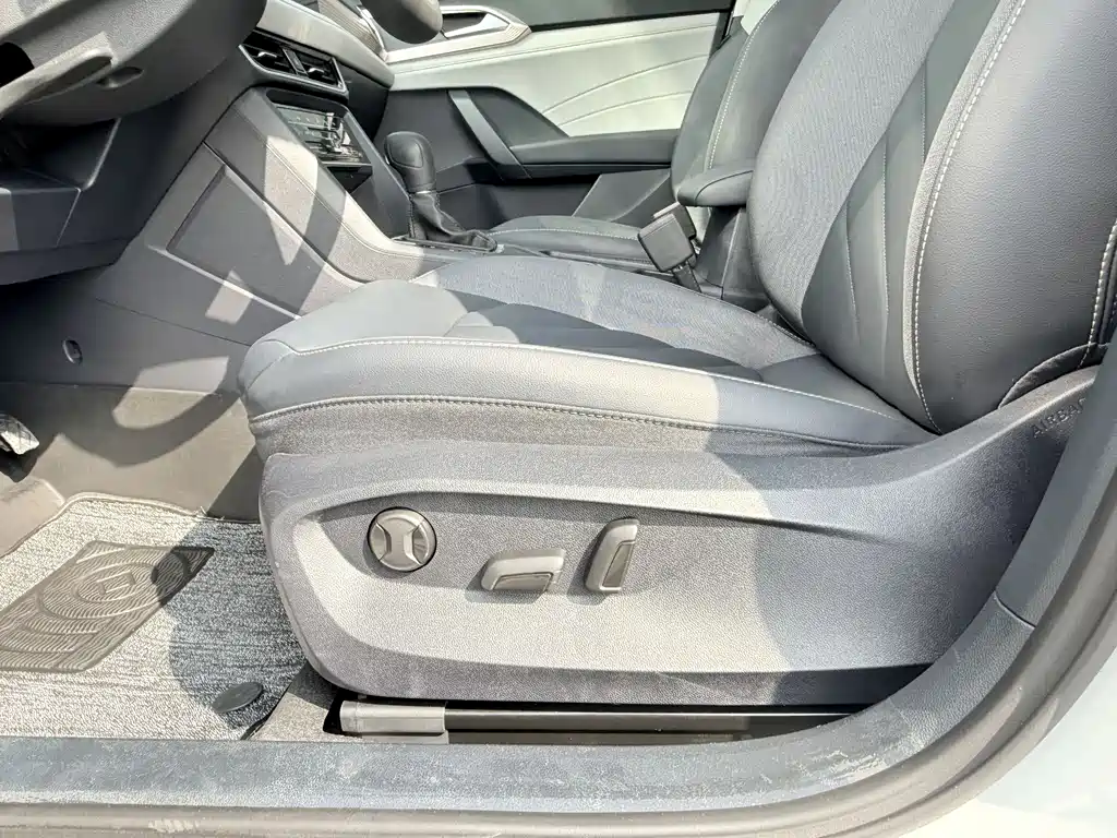 Volkswagen Tharu 2023 300TSI FWD Full Moon Edition 2024 - thumbnail 20