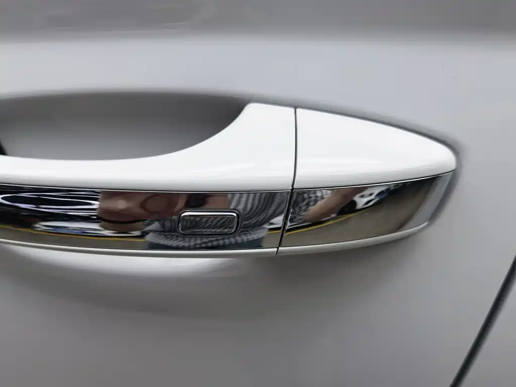 Volkswagen Tharu 2023 300TSI FWD Full Moon Edition 2023 - thumbnail 16