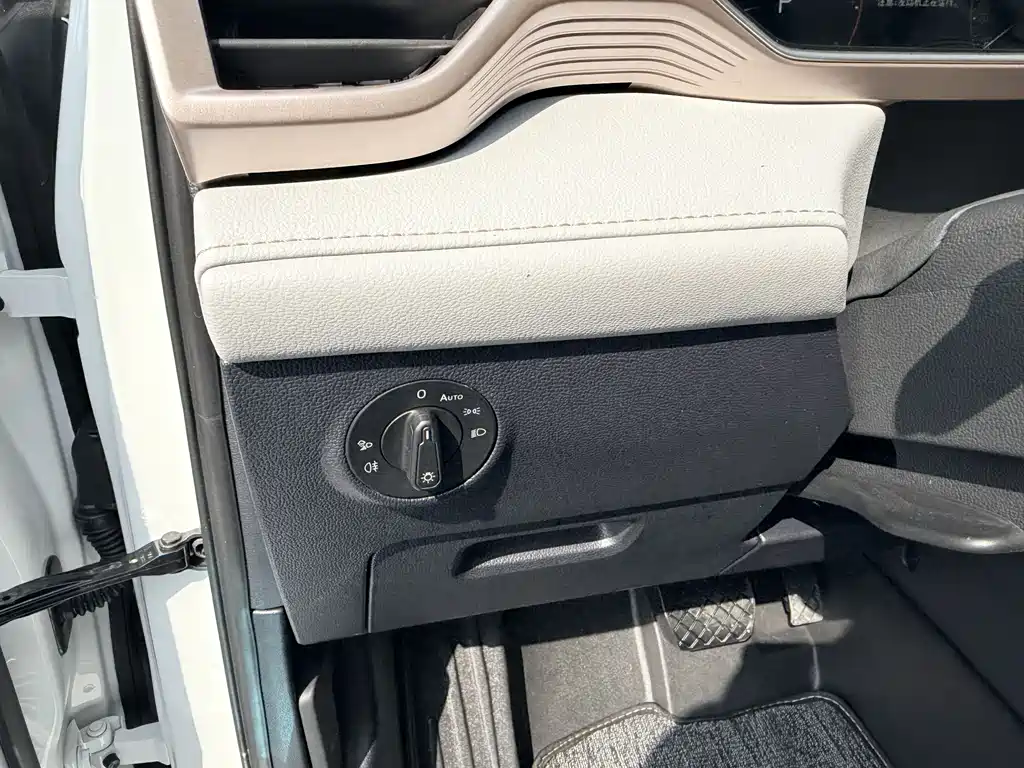 Volkswagen Tharu 2023 300TSI FWD Full Moon Edition 2024 - thumbnail 21