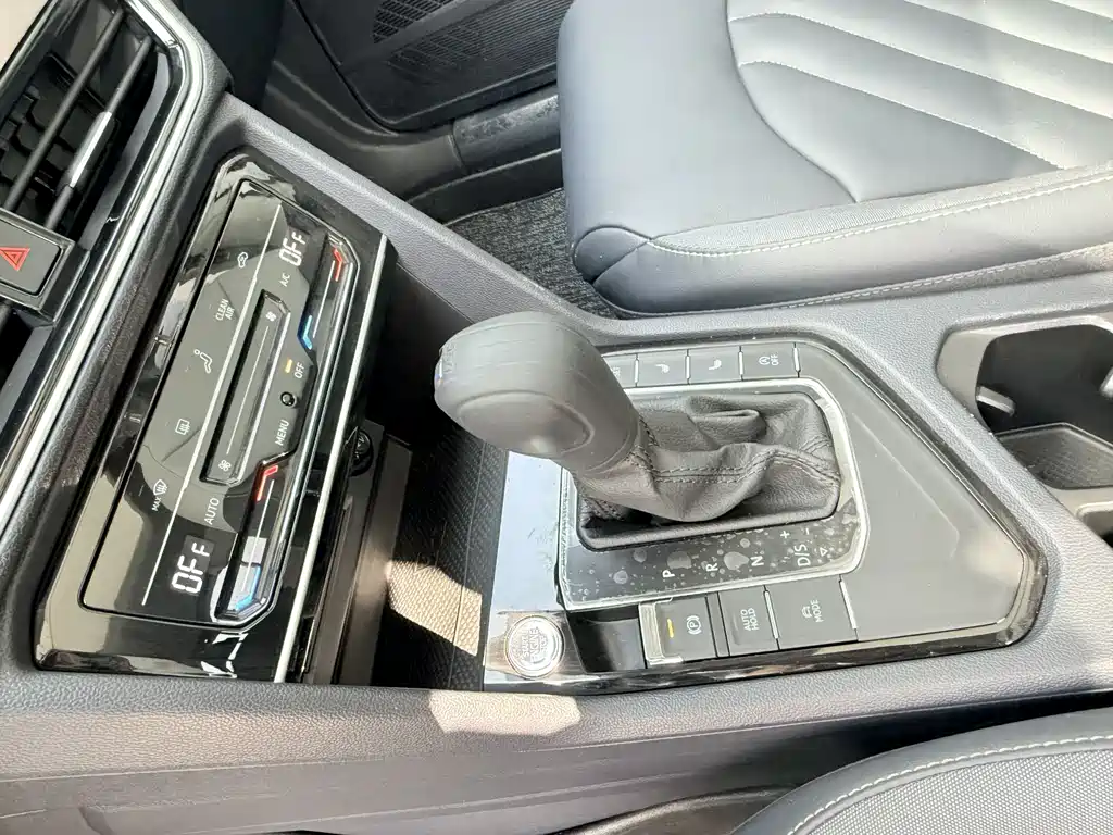 Volkswagen Tharu 2023 300TSI FWD Full Moon Edition 2024 - thumbnail 22
