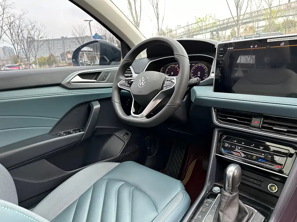 Volkswagen Tharu 2023 300TSI FWD Full Moon Edition 2023 - thumbnail 11