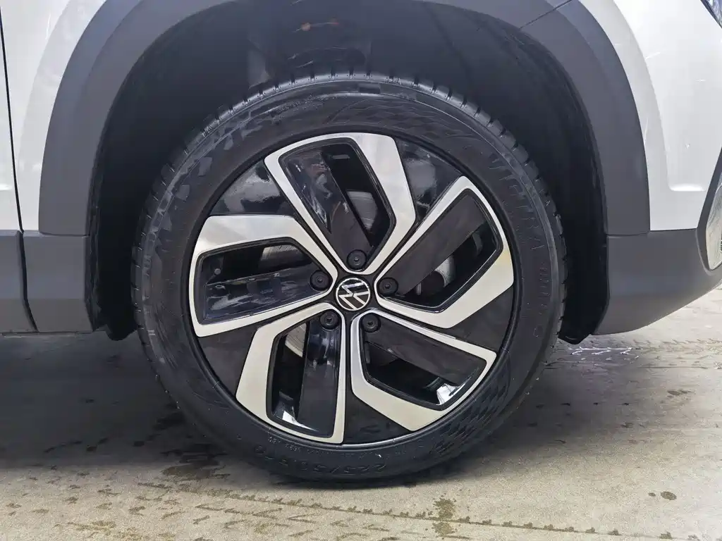 Volkswagen Tharu 2023 300TSI FWD Full Moon Edition 2023 - thumbnail 19