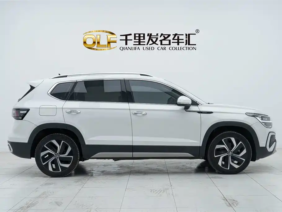 Volkswagen Tharu 2023 300TSI FWD Full Moon Edition 2023 - thumbnail 6