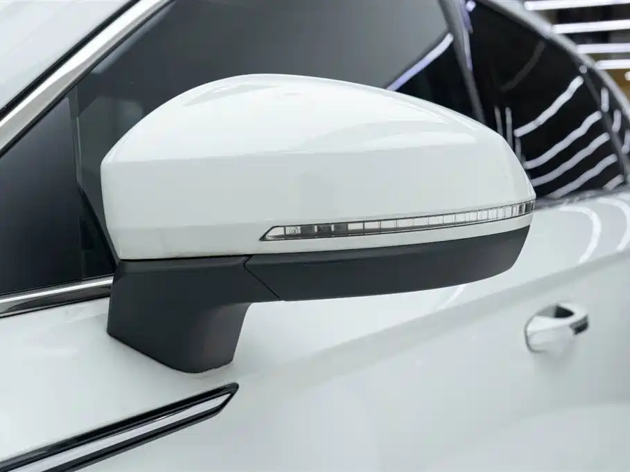 Volkswagen Tharu 2023 300TSI FWD Full Moon Edition 2023 - thumbnail 8