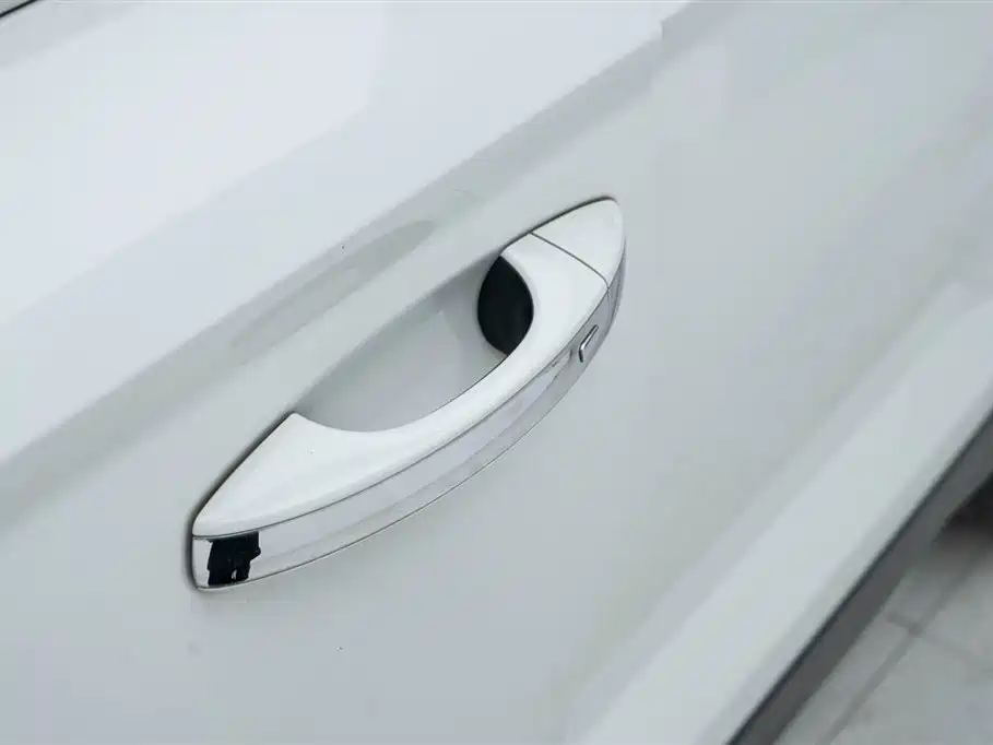 Volkswagen Tharu 2023 300TSI FWD Full Moon Edition 2023 - thumbnail 9