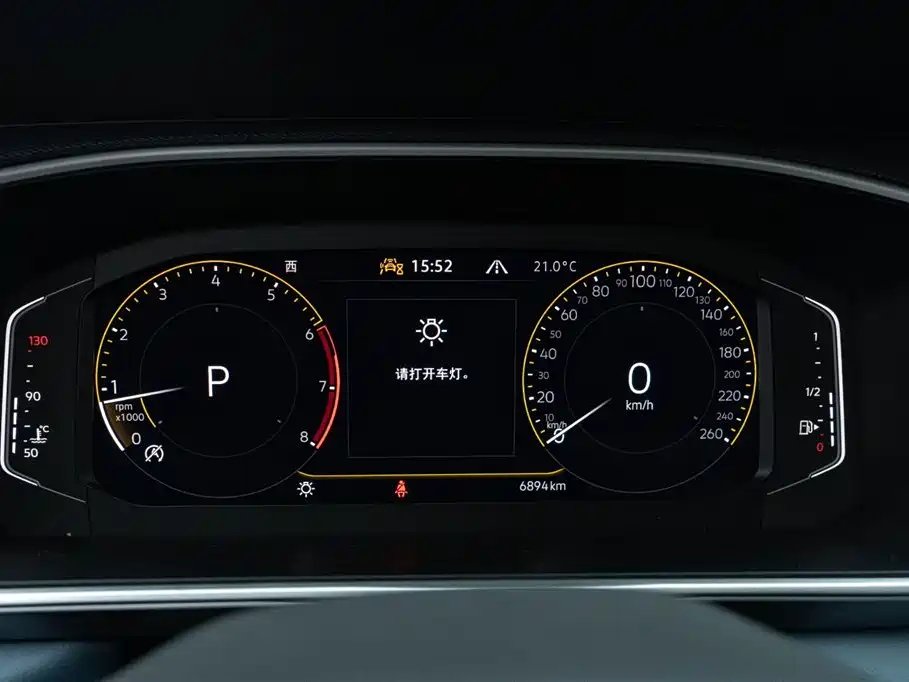 Volkswagen Tharu 2023 300TSI FWD Full Moon Edition 2023 - thumbnail 14