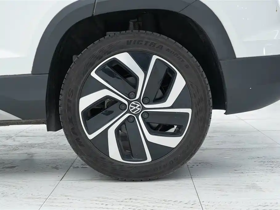Volkswagen Tharu 2023 300TSI FWD Full Moon Edition 2023 - thumbnail 25