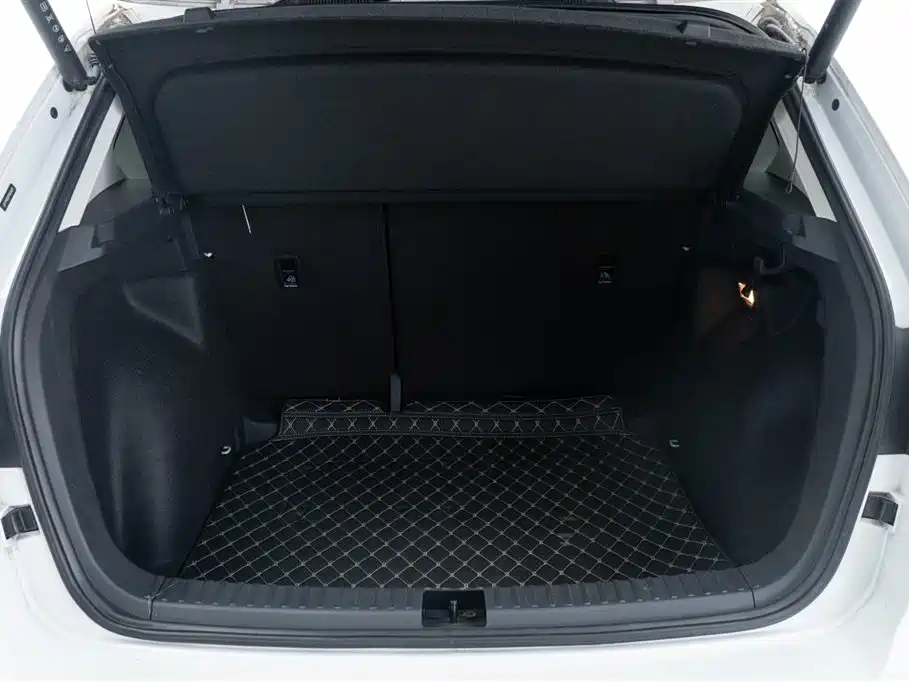 Volkswagen Tharu 2023 300TSI FWD Full Moon Edition 2023 - thumbnail 26